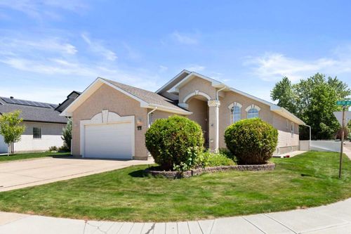 47 Taylor Ave Se, Medicine Hat, AB, T1B4B7 | Card Image