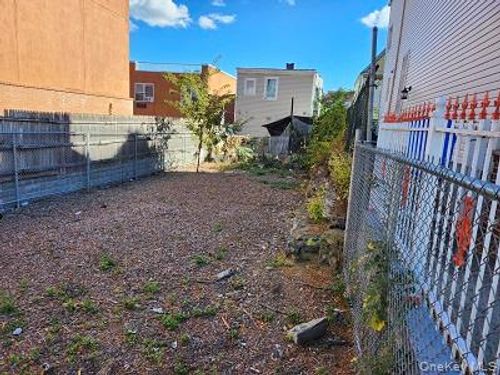 1828 Waterloo Pl, Bronx, NY, 10460-4706 | Card Image