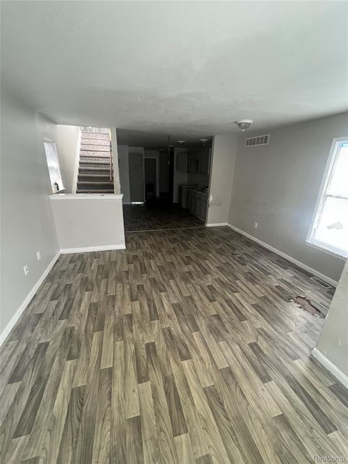 4808 Dickerson St, Detroit, MI, 48215-2004 | Card Image