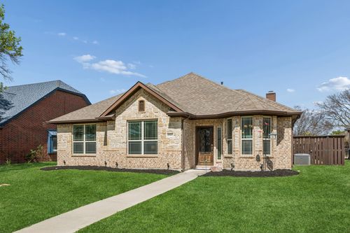 8005 Lake Bend Dr, Rowlett, TX, 75088-8910 | Card Image
