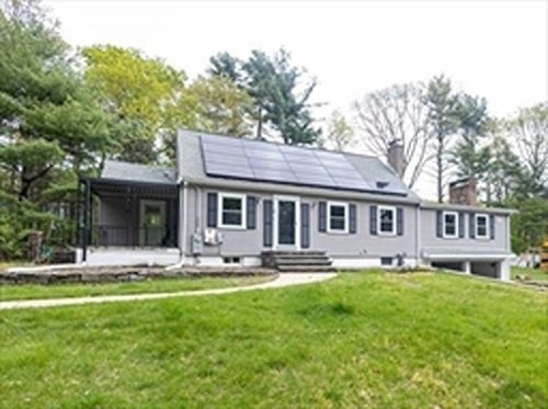 40 Neal St, Walpole, MA, 02081-4246 | Card Image
