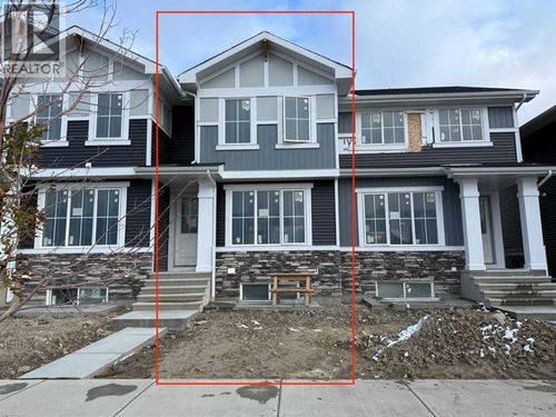330 Sundown Rd, Cochrane, AB, T4C2R3 | Card Image