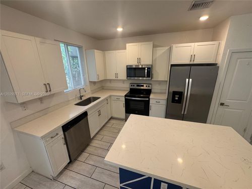 1048 Se 23rd Ter, Homestead, FL, 33035 | Card Image