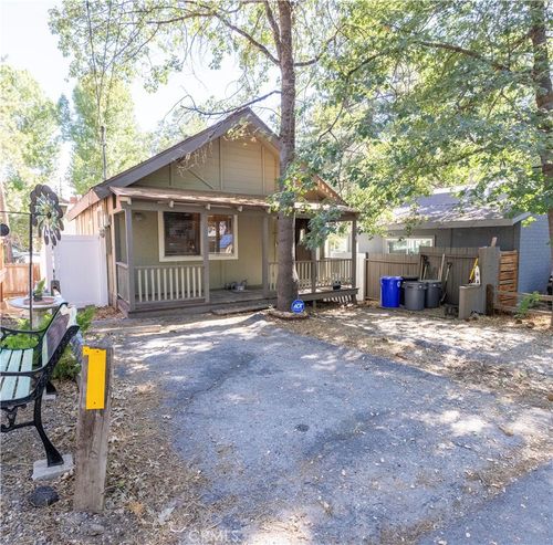 32905 Chipmunk Ln, Running Springs, CA, 92382 | Card Image