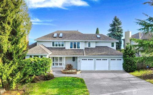 4504 174th Avenue Se, Bellevue, WA, 98006 | Card Image