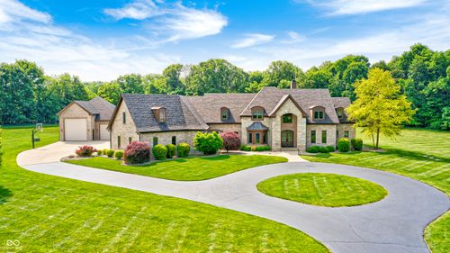 4181 Whitetail Woods Dr, Bargersville, IN, 46106-9040 | Card Image