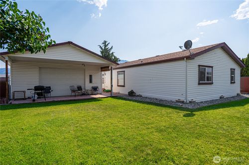 935 Sunrise Dr, Manson, WA, 98831-9576 | Card Image