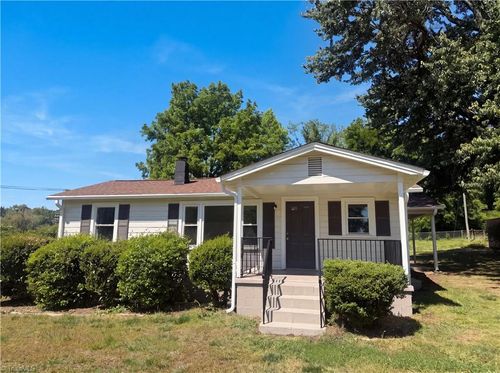 400 Junior St, High Point, NC, 27260-5953 | Card Image