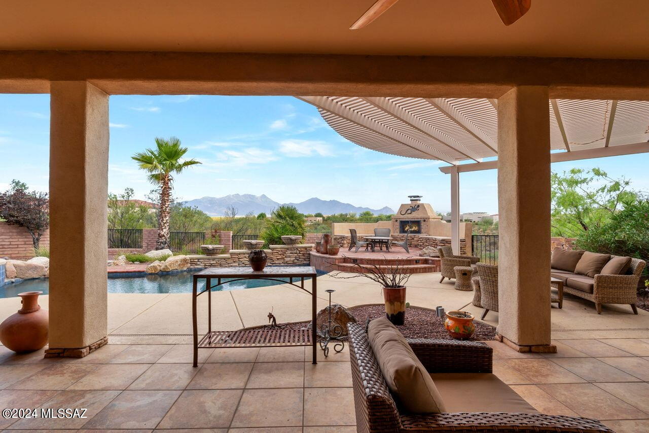 Josephine Saddle Pl, Green Valley, AZ 85614