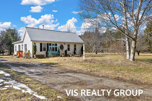 8775 Nugent Ave Ne, Rockford, MI, 49341-7391 | Card Image