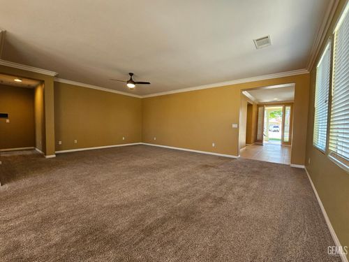 6107 Saint John Pl, Bakersfield, CA, 93306-7443 | Card Image