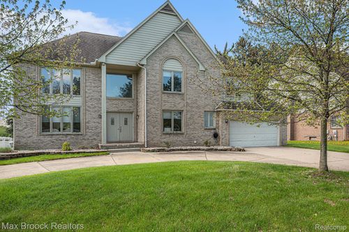 6011 Maple Forest Ct, West Bloomfield, MI, 48322-3196 | Card Image