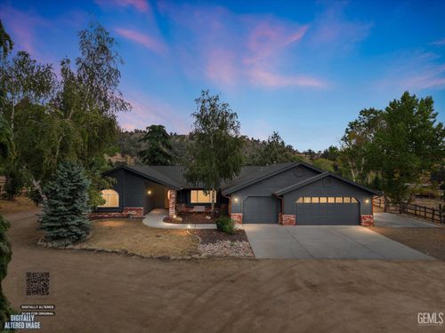 26350 Bear Valley Rd, Tehachapi, CA, 93561-9250 | Card Image