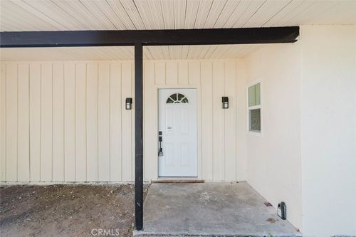 7704 Calvin Avenue, Reseda, CA, 91335 | Card Image