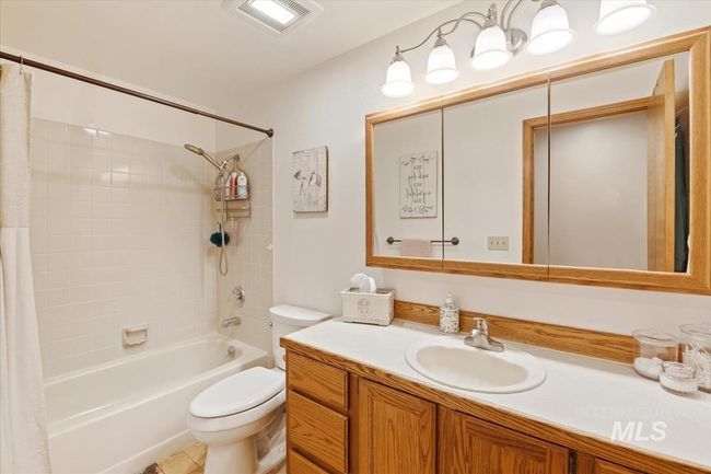 1460 Fairway Ct, House other with 5 bedrooms, 3 bathrooms and 2 parking in Mountain Home ID | Image 17