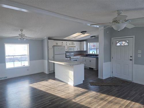 6274 Cree Ct, Flint, MI, 48506-1173 | Card Image