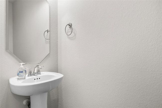 1/2 bath | Image 25