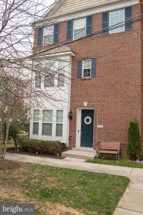 2080 Hunting Creek Ct, ALEXANDRIA, VA, 22303-1751 | Card Image