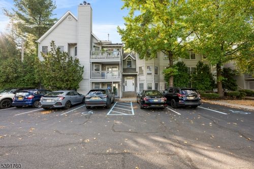 95 Quartz Ln, Paterson, NJ, 07501-3348 | Card Image