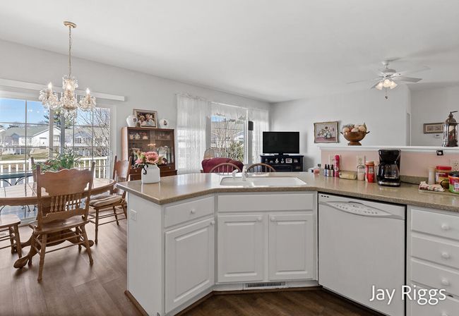 2520TurningLeafWay-28LoRes | Image 28