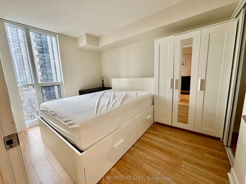 705-4968 Yonge St, North York, ON, M2N7G9 | Card Image