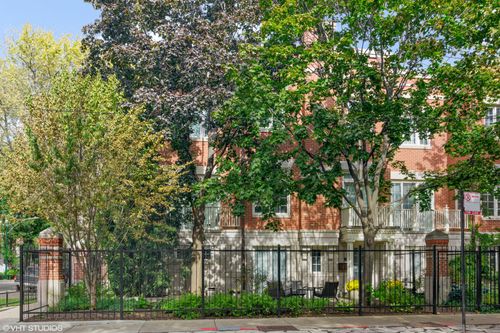 1450 W Wrightwood Ave, Chicago, IL, 60614-1122 | Card Image