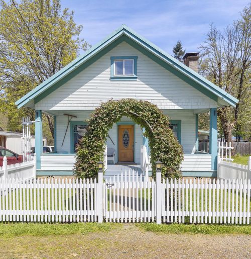 219 Gilbert Ave, Glendale, OR, 97442-9664 | Card Image