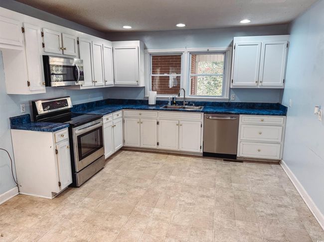 905 Fulton Ave, House other with 2 bedrooms, 2 bathrooms and 4 parking in Kingstree SC | Image 4