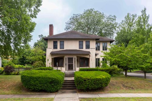 232 Marquette Ave, South Bend, IN, 46617-1111 | Card Image