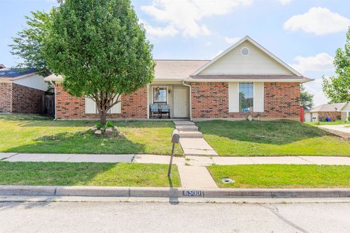 6500 Hughes Dr, Watauga, TX, 76148-2614 | Card Image