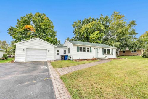 142 Chicago Street, Pulaski, WI, 54162 | Card Image