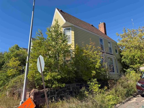 301 W 4th Street, Duluth, MN, 55806 | Card Image