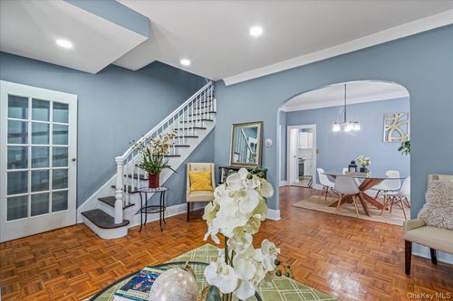 19619 89th Rd, Hollis, NY, 11423-2111 | Card Image