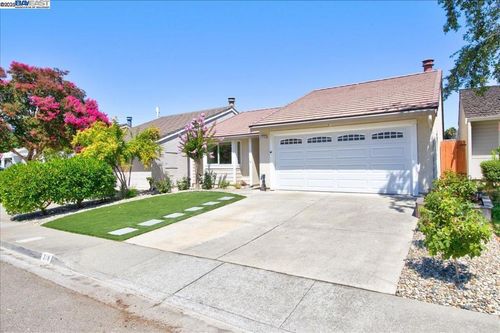 318 Lone Oak Dr, Pleasanton, CA, 94566-7661 | Card Image