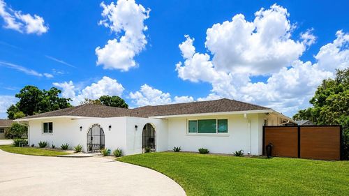 2806 Satsuma Dr, SARASOTA, FL, 34239-5528 | Card Image