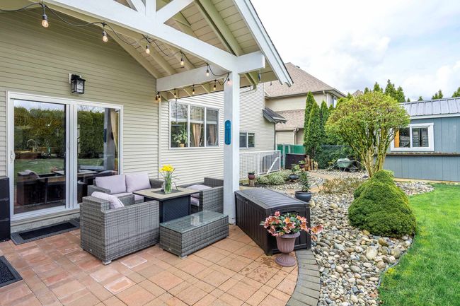 27339 34 Avenue, House other with 5 bedrooms, 3 bathrooms and 4 parking in Langley BC | Image 35