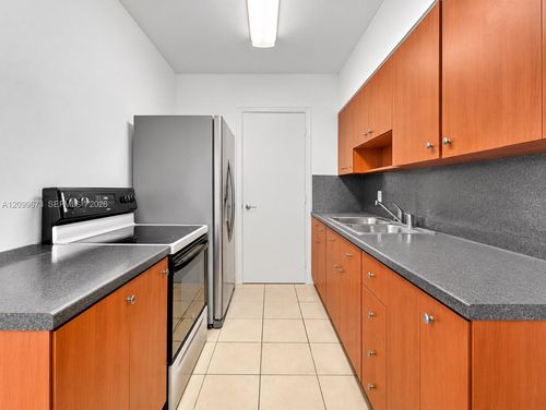 2-2839 Sw 24th St, Miami, FL, 33145-3325 | Card Image