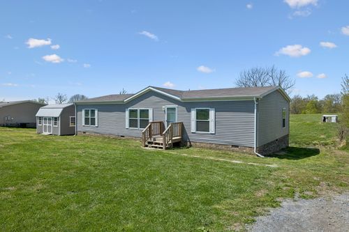 765 Shrum Cemetery Rd, Westmoreland, TN, 37186-2916 | Card Image