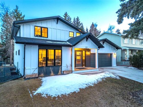 22 Varcove Place Nw, Home with 4 bedrooms, 3 bathrooms and 4 parking in Calgary AB | Card Image