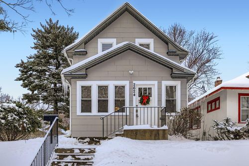 2624 35th Ave S, Minneapolis, MN, 55406-1740 | Card Image