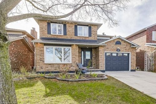 19 National Dr, Hamilton, ON, L8G5C3 | Card Image
