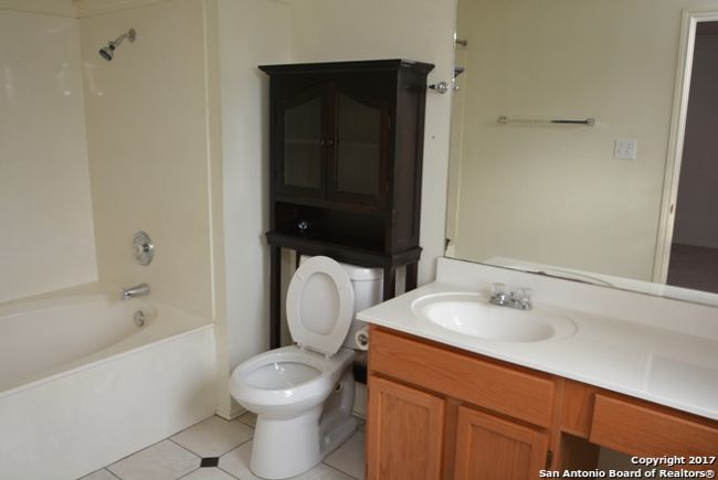 34 Drizzle Run, House other with 4 bedrooms, 3 bathrooms and null parking in San Antonio TX | Image 16