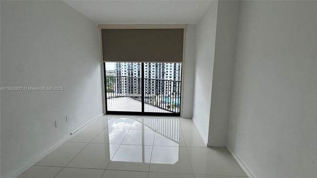 APT-1203 - 5252 Nw 85 Th Ave, Condo with 2 bedrooms, 2 bathrooms and null parking in Doral FL | Image 12