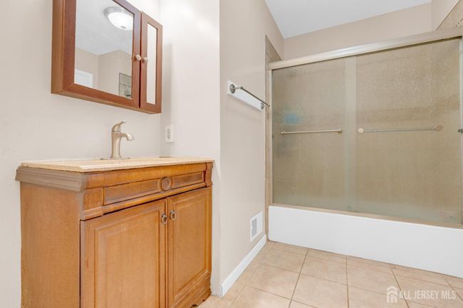 90 Pheasant Run, Townhouse with 2 bedrooms, 2 bathrooms and null parking in Edison NJ | Image 12