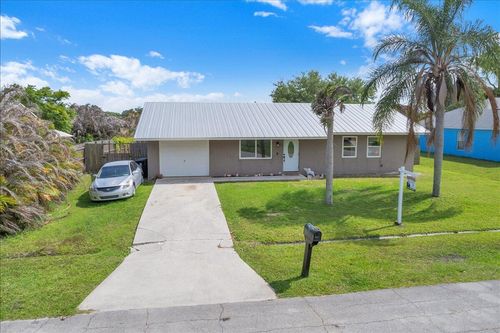 956 Se Browning Ave, Port St Lucie, FL, 34983-3938 | Card Image
