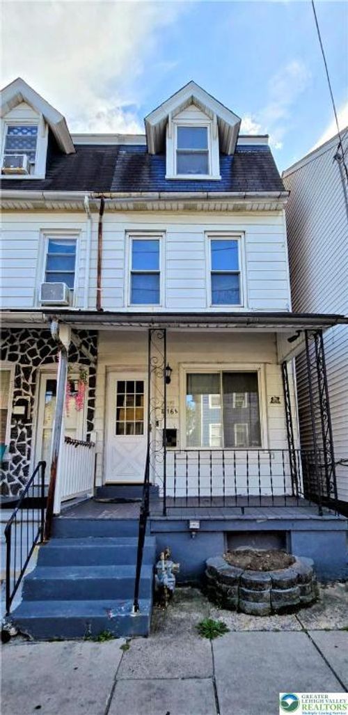 816 W Allen St, Allentown, PA, 18102-2357 | Card Image
