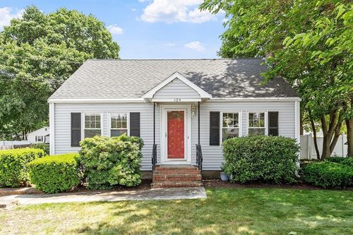 1154 East St, Dedham, MA, 02026-6119 | Card Image