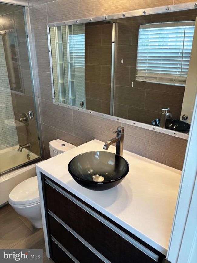 1043 Gardenview Loop, Condo with 3 bedrooms, 3 bathrooms and null parking in WOODBRIDGE VA | Image 30