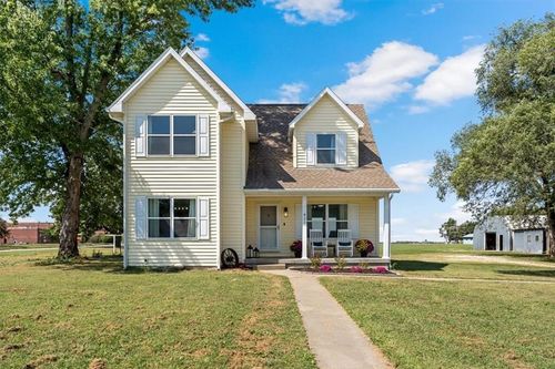 421 N Cleveland St, Garnett, KS, 66032-2640 | Card Image