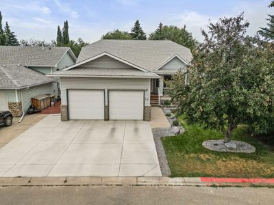 13 Madison Crt, House detached with 4 bedrooms, 3 bathrooms and 4 parking in Strathmore AB | Image 1